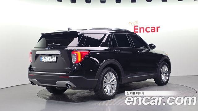 Ford Explorer 2021 — photo 2