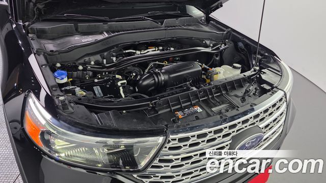 Ford Explorer 2021 — photo 6