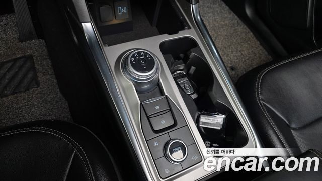 Ford Explorer 2021 — photo 9