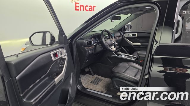 Ford Explorer 2021 — photo 10