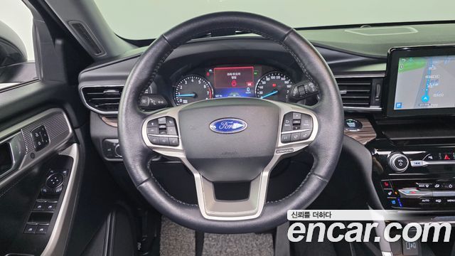 Ford Explorer 2021 — photo 13