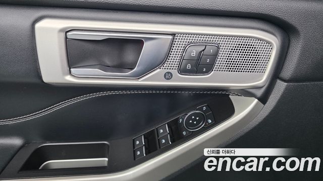Ford Explorer 2021 — photo 14