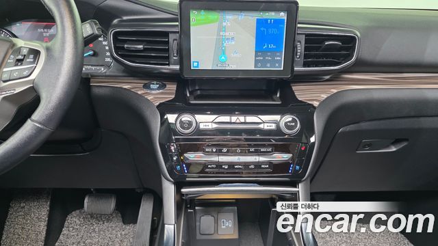 Ford Explorer 2021 — photo 19