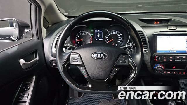 Kia K3 2016 — photo 13