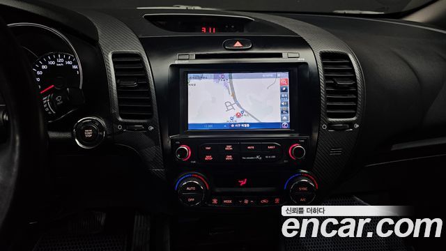 Kia K3 2016 — photo 14
