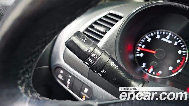 Kia K3 2016 — photo 17