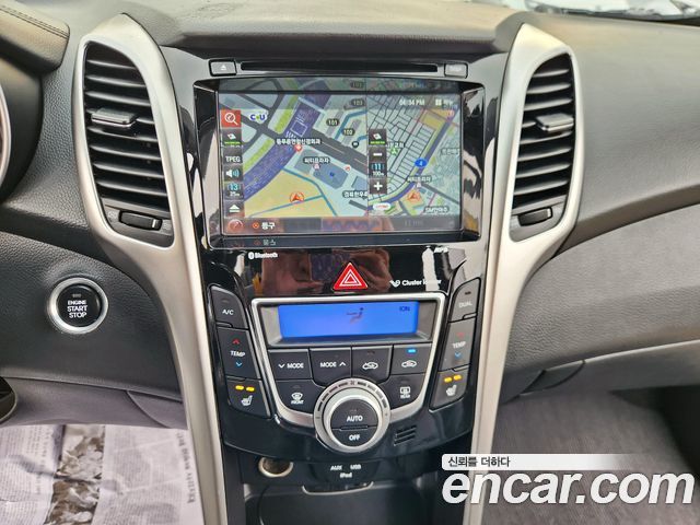 Hyundai i30 2014 — photo 12