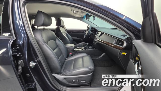 Kia K7 2019 — photo 10
