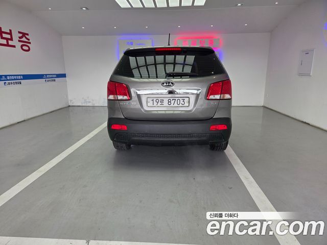 Kia Sorento 2010 — photo 4