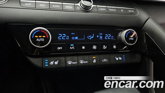 Hyundai AVANTE 2021 — photo 19