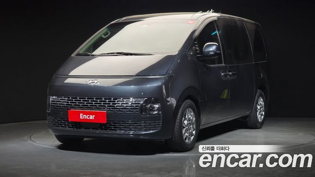 Hyundai Staria 2022 — photo 1