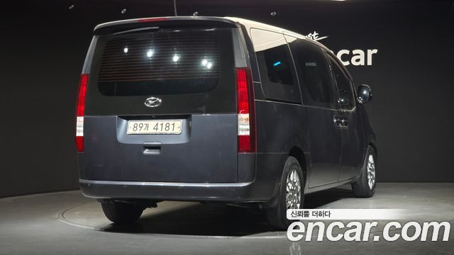Hyundai Staria 2022 — photo 2