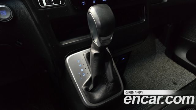 Hyundai Staria 2022 — photo 9