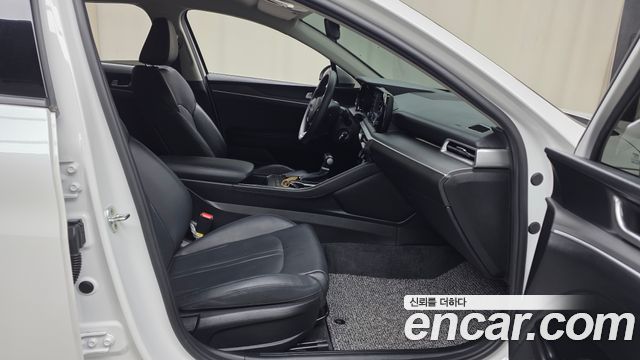 Kia K5 2023 — photo 11
