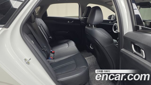 Kia K5 2023 — photo 12