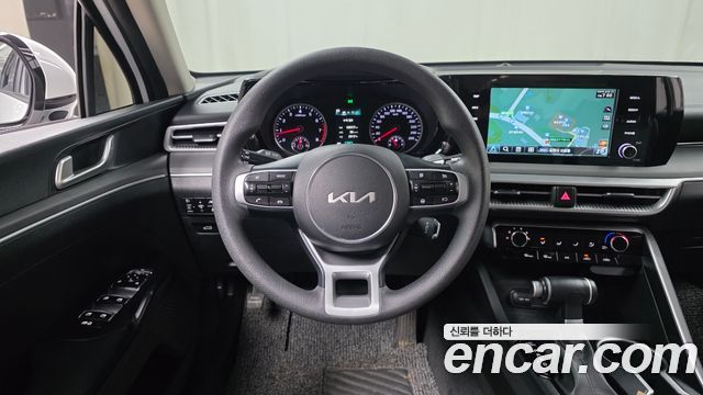 Kia K5 2023 — photo 13