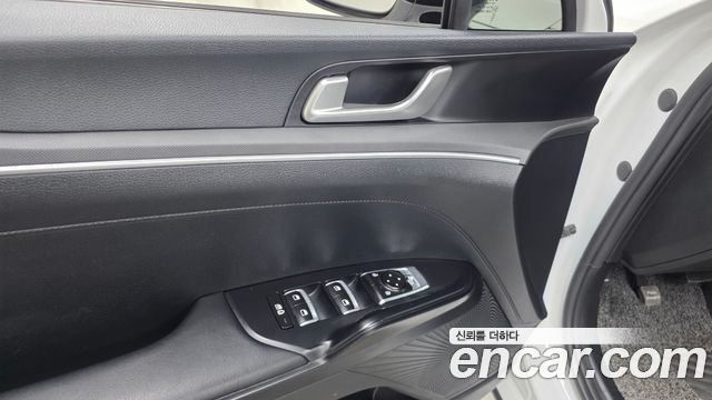 Kia K5 2023 — photo 18