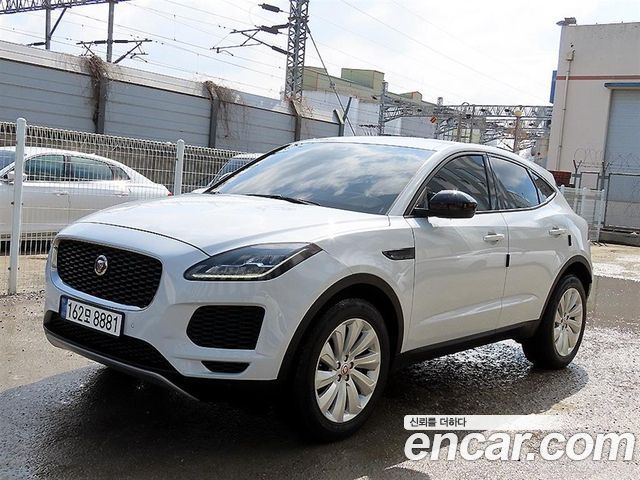 Jaguar E-PACE 2018 — photo 2