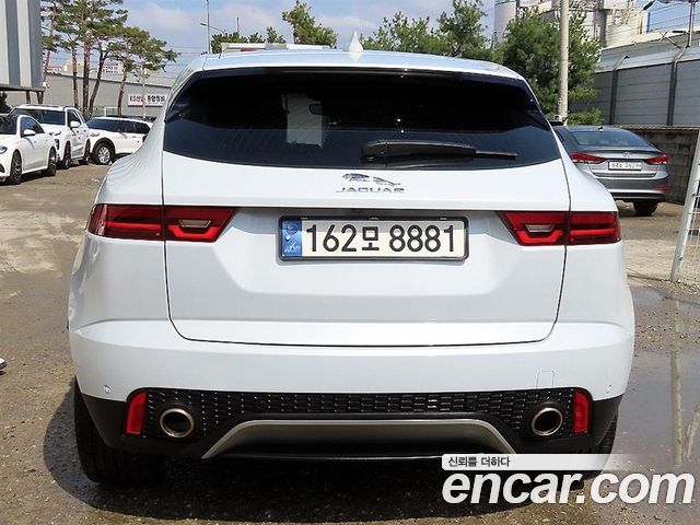 Jaguar E-PACE 2018 — photo 4