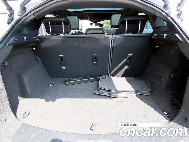 Jaguar E-PACE 2018 — photo 17