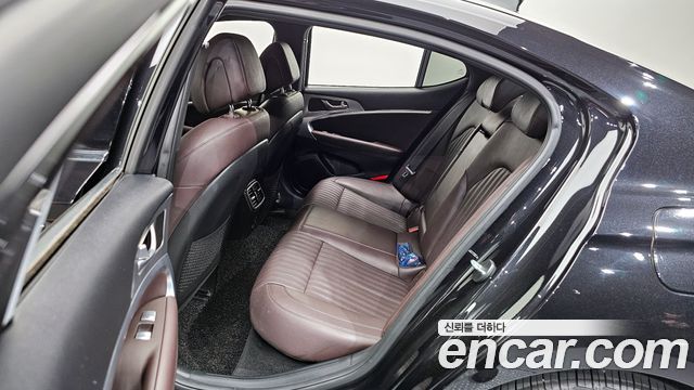 Genesis G70 2021 — photo 11