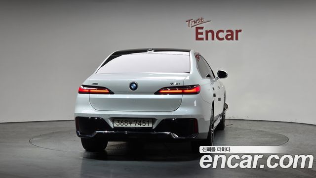 BMW 7-Series 2024 — photo 4
