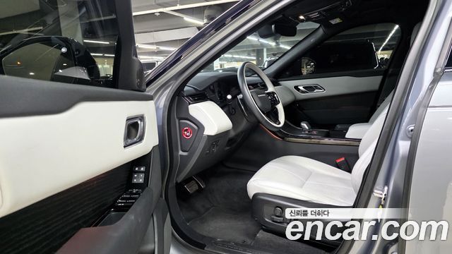 Land Rover Range Rover Velar 2024 — photo 11