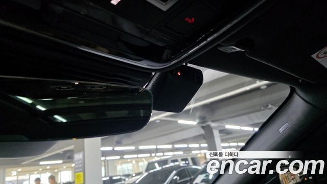 Land Rover Range Rover Velar 2024 — photo 19