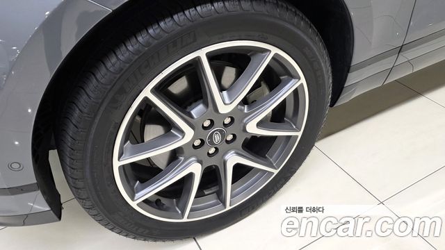Land Rover Range Rover Velar 2024 — photo 20