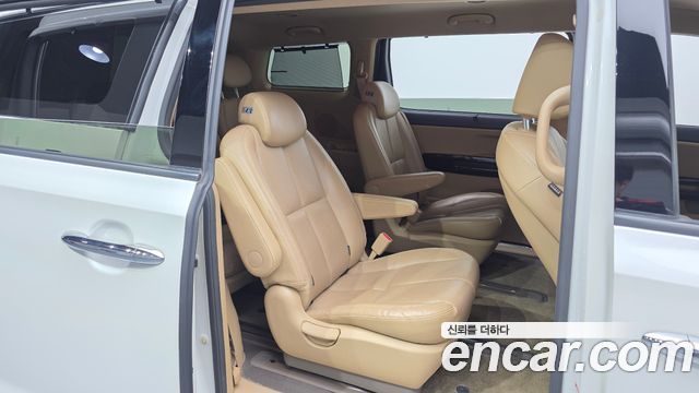 Kia Canival 2017 — photo 11