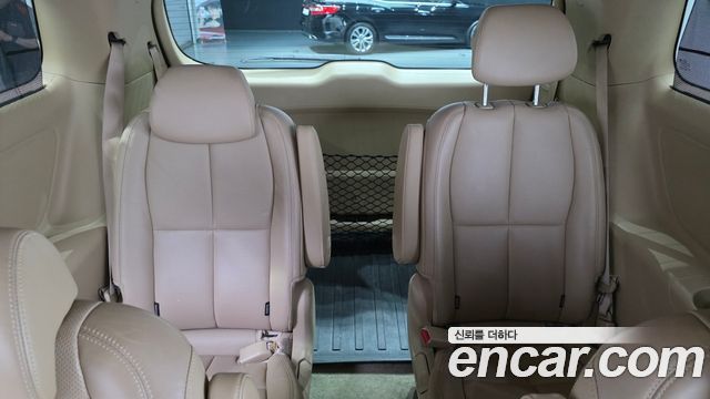 Kia Canival 2017 — photo 12