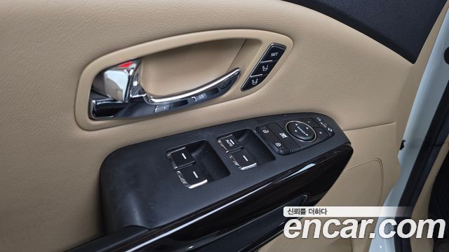 Kia Canival 2017 — photo 13