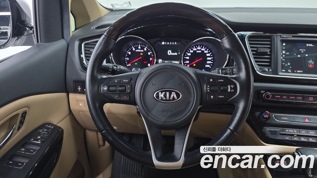 Kia Canival 2017 — photo 15