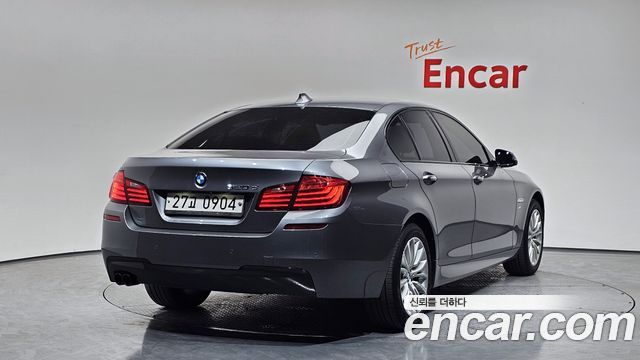 BMW 5-Series 2016 — photo 2