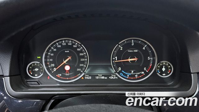 BMW 5-Series 2016 — photo 8