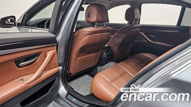 BMW 5-Series 2016 — photo 12