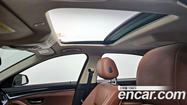 BMW 5-Series 2016 — photo 19