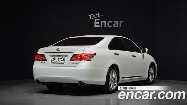 Lexus ES 2011 — photo 2