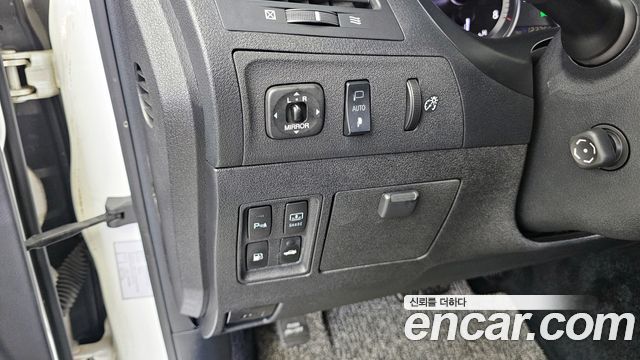 Lexus ES 2011 — photo 16