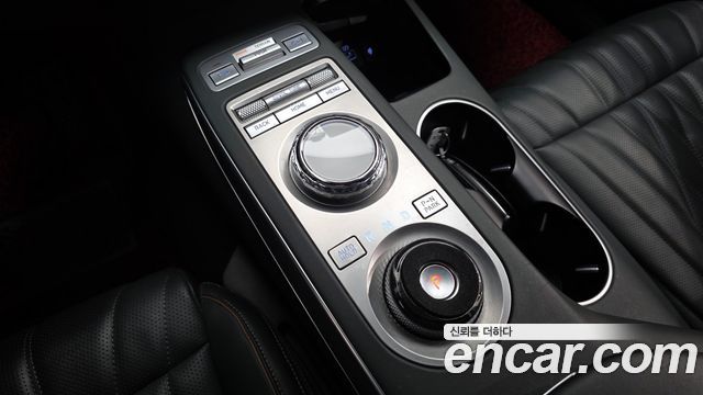 Genesis GV70 2021 — photo 9