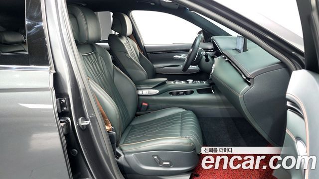 Genesis GV70 2021 — photo 11