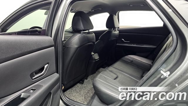 Hyundai AVANTE 2022 — photo 17