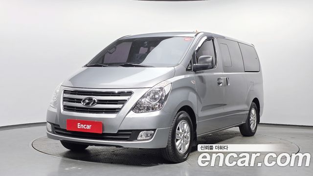 Hyundai Starex 2017 — photo 1
