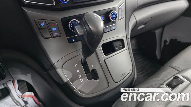 Hyundai Starex 2017 — photo 9