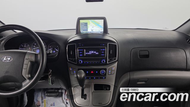 Hyundai Starex 2017 — photo 14