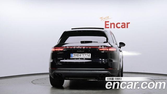 Porsche Cayenne 2022 — photo 4