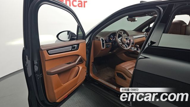 Porsche Cayenne 2022 — photo 10