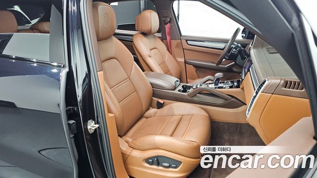 Porsche Cayenne 2022 — photo 11