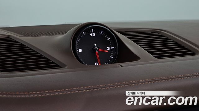 Porsche Cayenne 2022 — photo 19