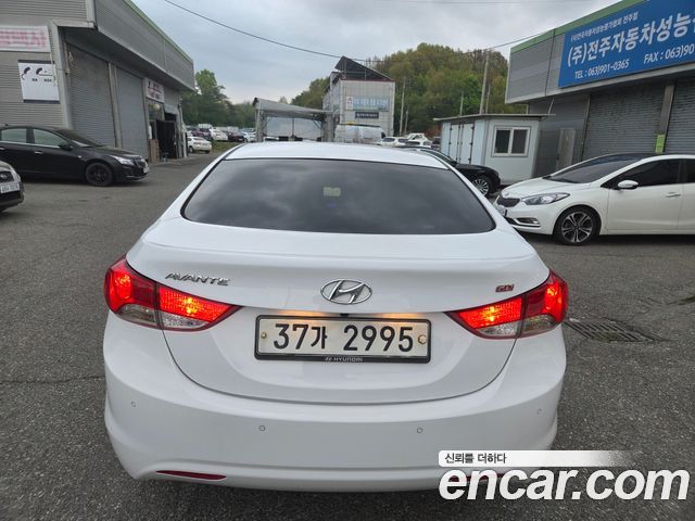 Hyundai AVANTE 2014 — photo 5